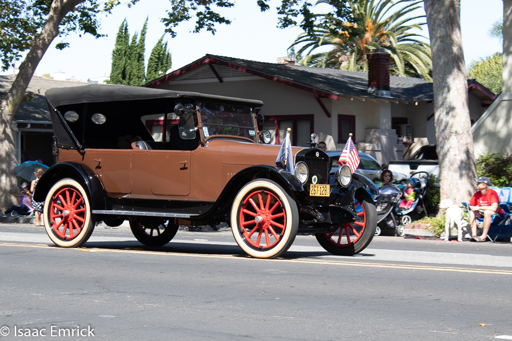 Parade  4